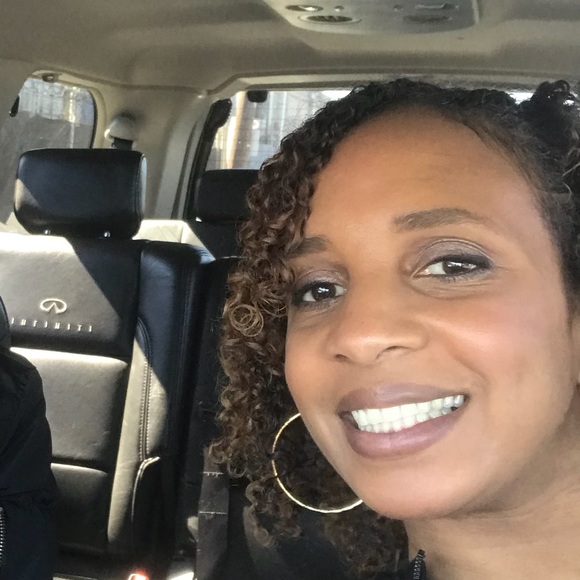 Meet your Posher, Angela - Picture 1 of 1